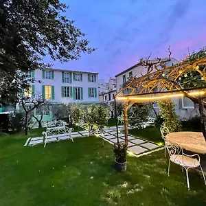 magnifique-appartement-sur-jardin-vieil-antibes.fr-provencehotel.com/